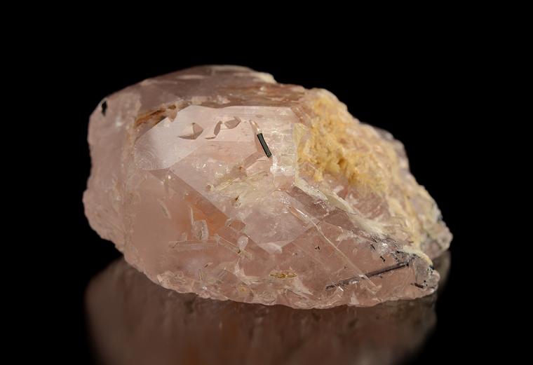 BERYL var. Morganite